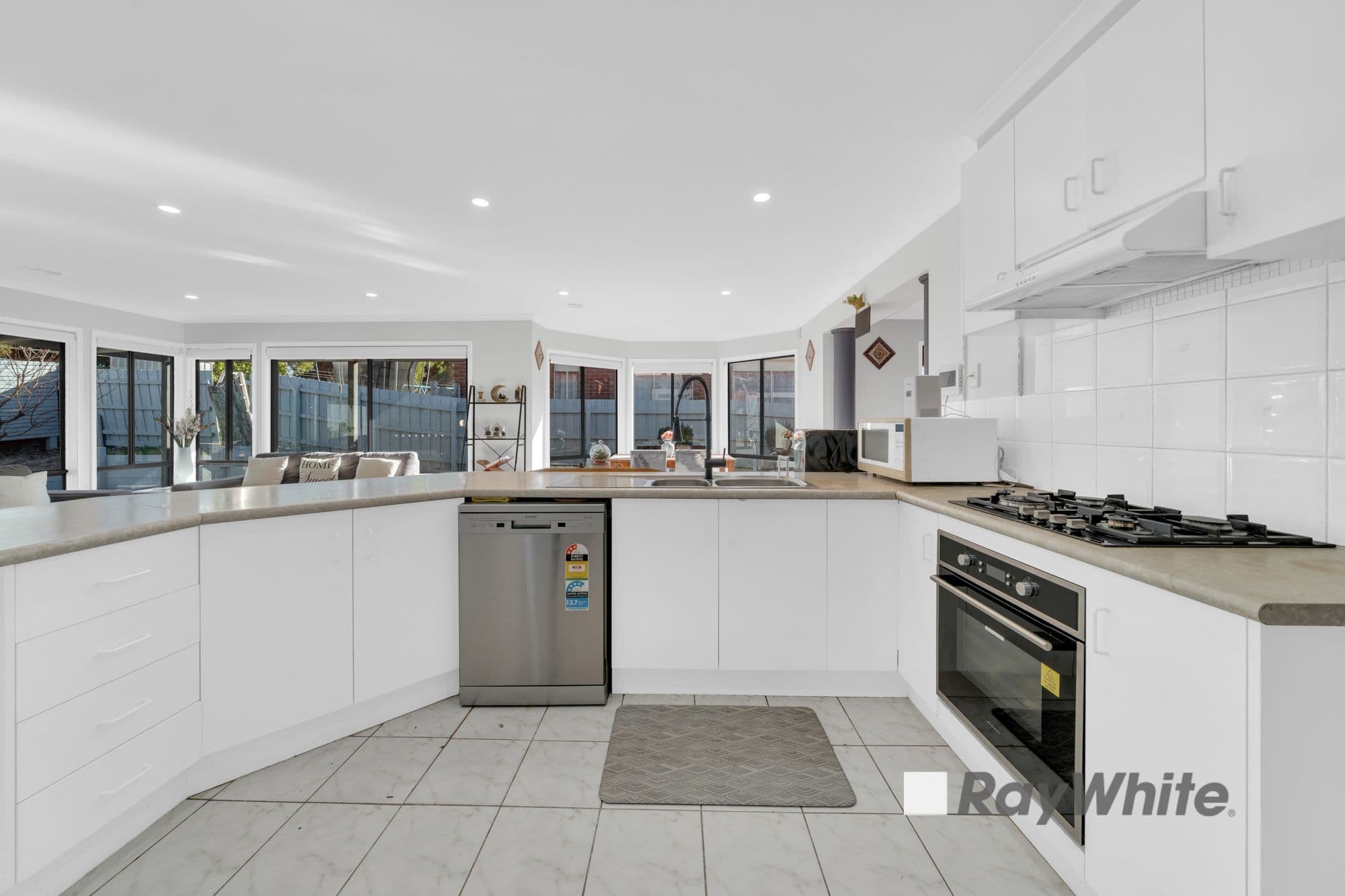 26 Redwood Avenue, Hampton Park VIC 3976, Hampton Park - Thumbnail 2