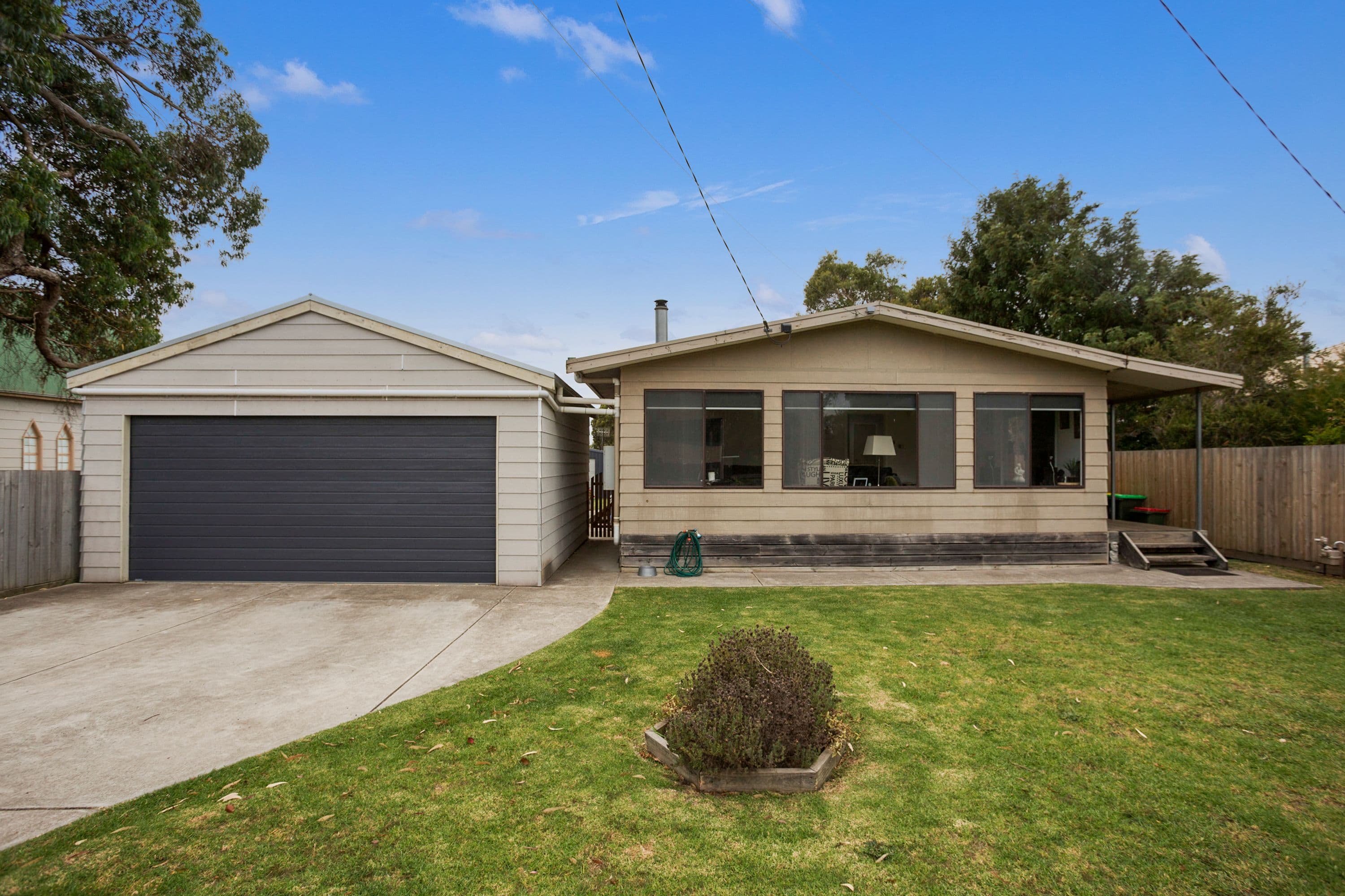 8 Agnes Street, Allansford VIC 3277, Allansford - Image 1