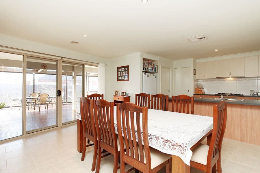 21 Inverell Parkway, TARNEIT VIC 3029, Tarneit - Thumbnail 4