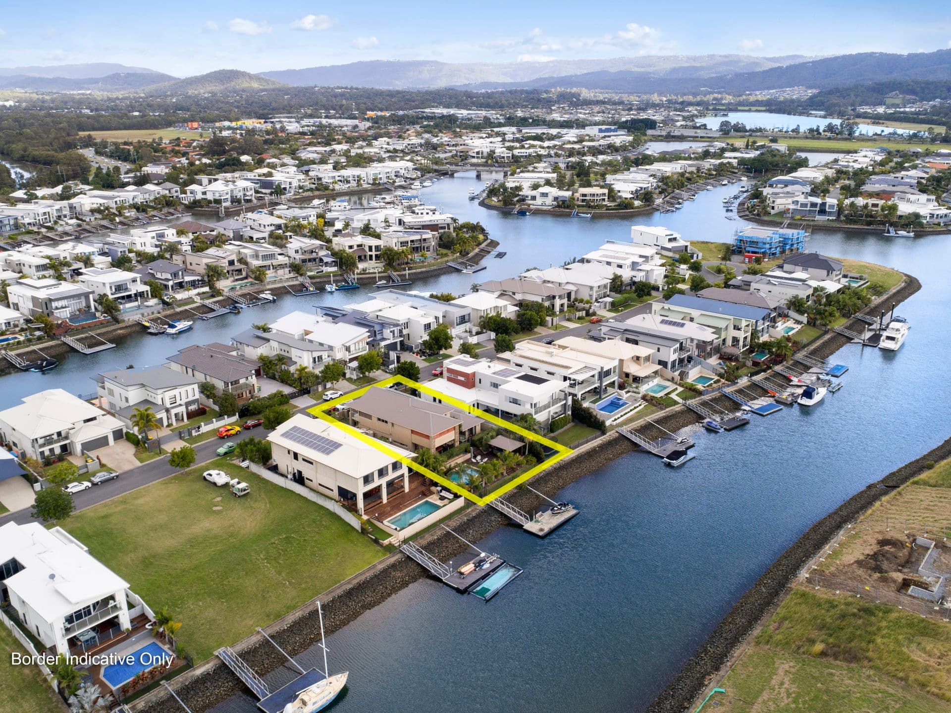 22 Harbourvue Court, Helensvale QLD 4212, Helensvale - Thumbnail 2