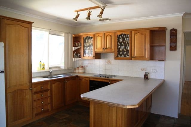 37 Stranraer Drive, ST ANDREWS NSW 2566, St Andrews - Thumbnail 2