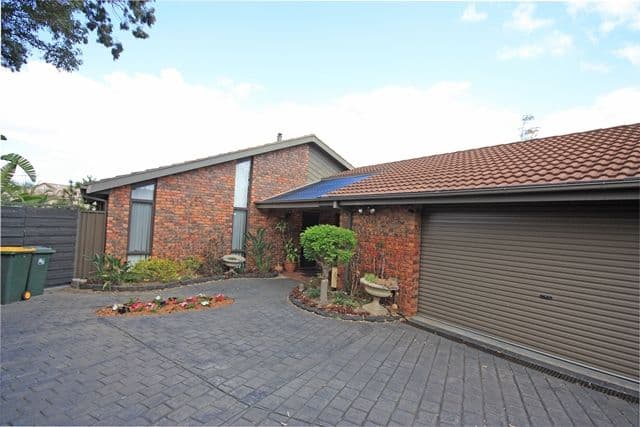 6 Thames Place, KEARNS NSW 2558, Kearns - Image 1