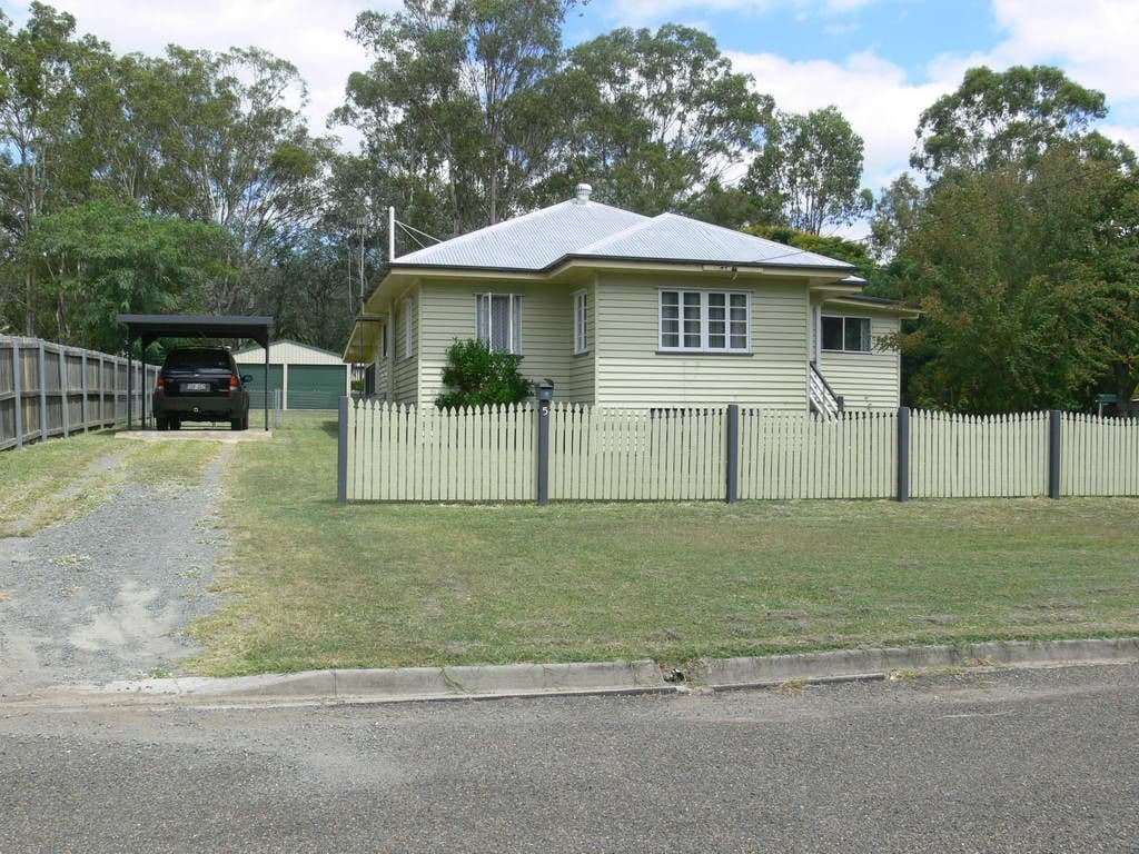 5 Down Street, ESK QLD 4312, Esk - Image 1