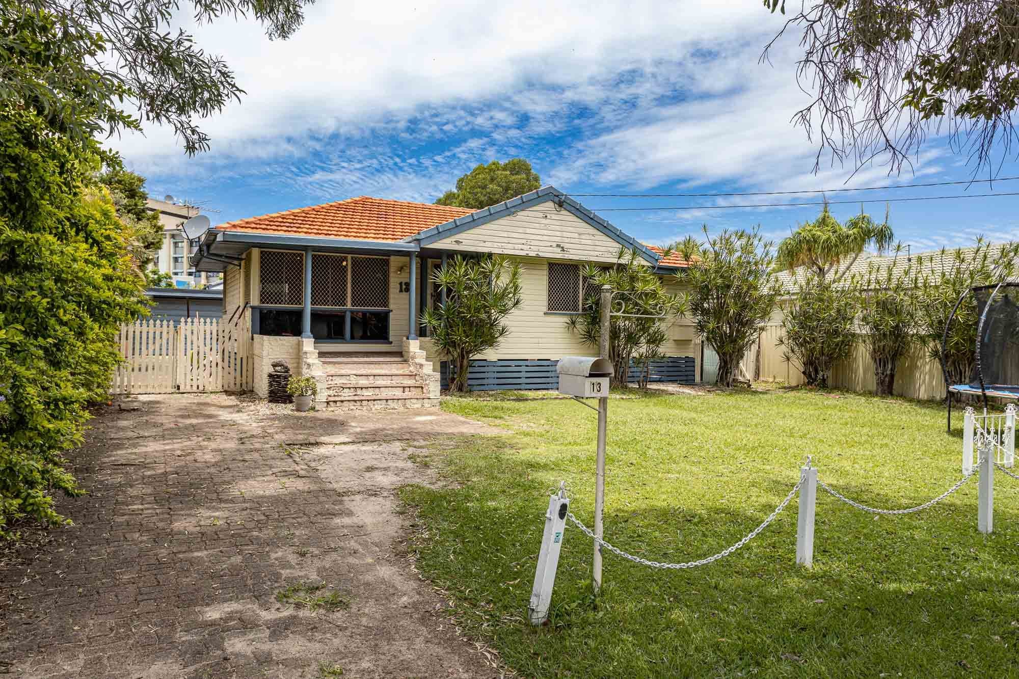 13 Houghton Avenue, Redcliffe QLD 4020, Redcliffe - Thumbnail 2