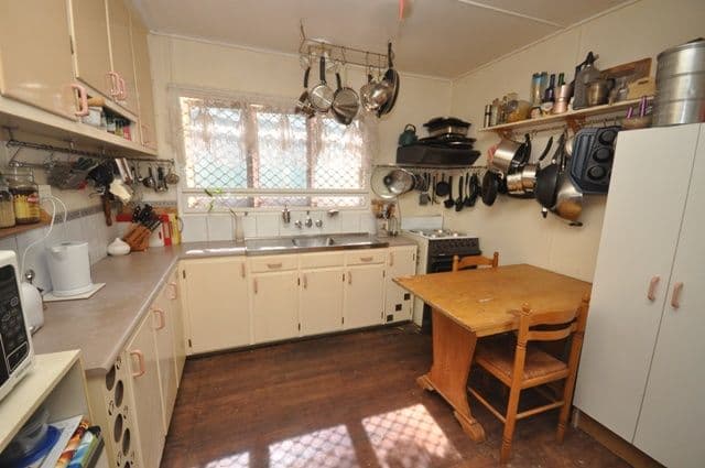 17 Inglis Street, WOODY POINT QLD 4019, Woody Point - Thumbnail 2