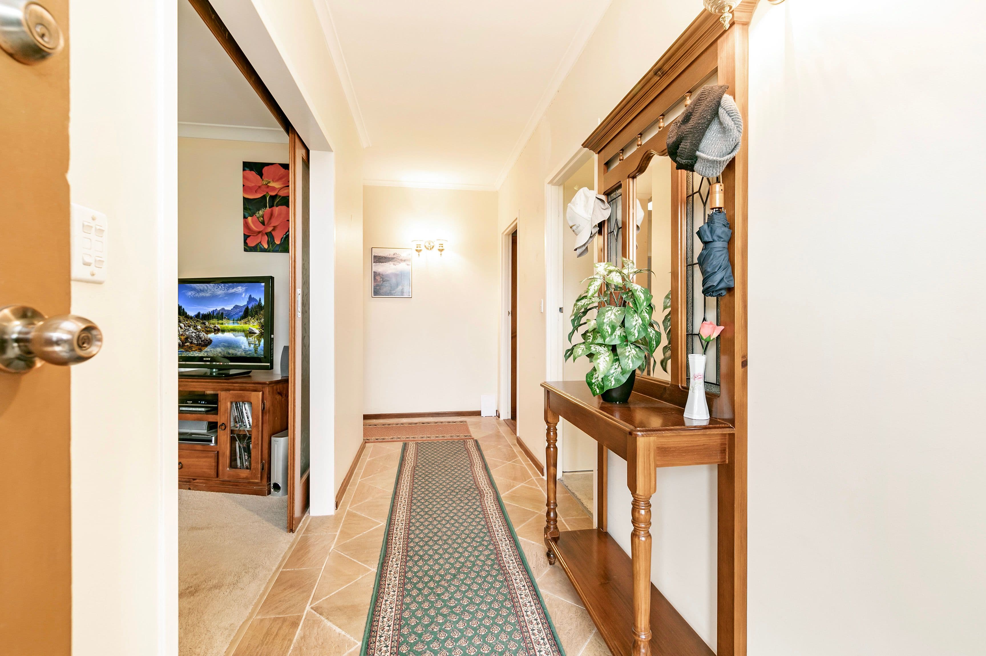 19 Far View Crescent, Ridgehaven SA 5097, Ridgehaven - Thumbnail 4