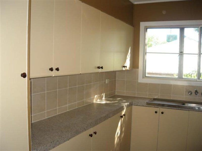15 Downs Street, ROMA QLD 4455, Roma - Thumbnail 3