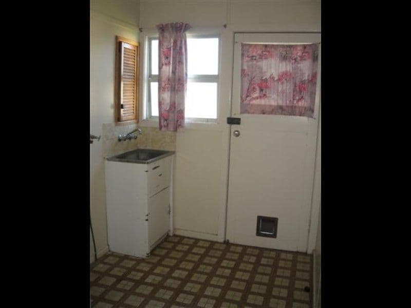 15 Downs Street, ROMA QLD 4455, Roma - Thumbnail 6