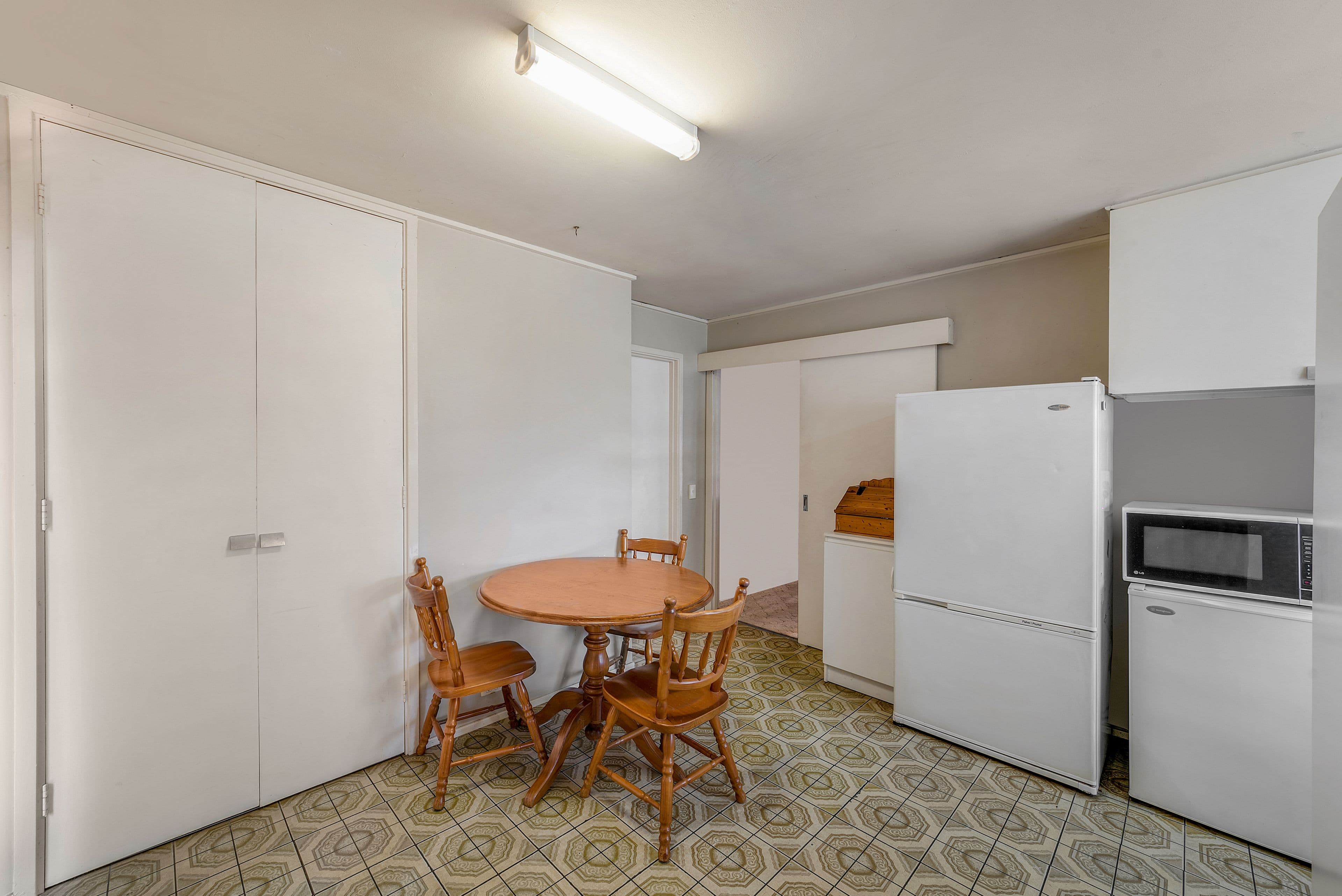 42 Fern Avenue, Bradbury - Thumbnail 3