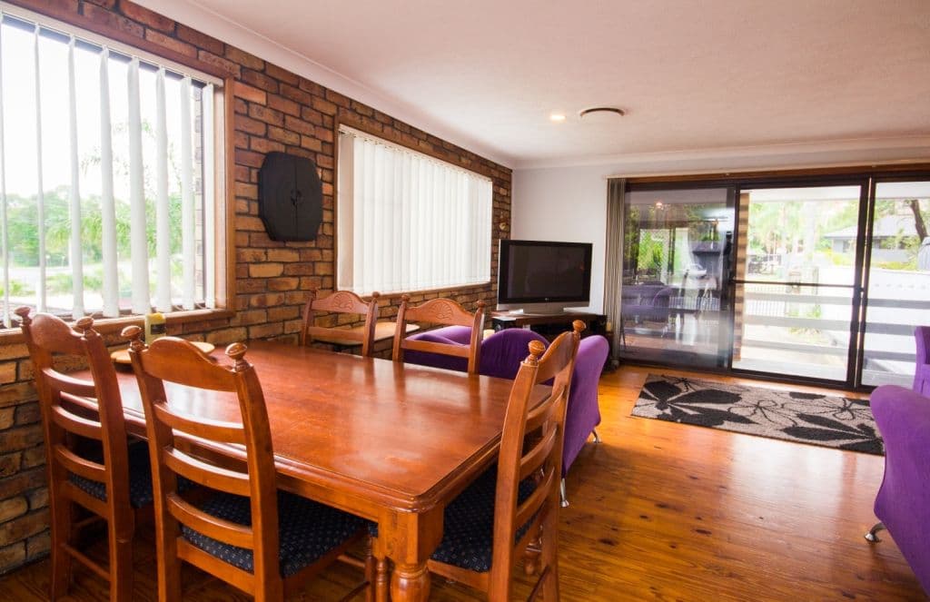 1 Currumburra Road, ASHMORE QLD 4214, Ashmore - Thumbnail 4