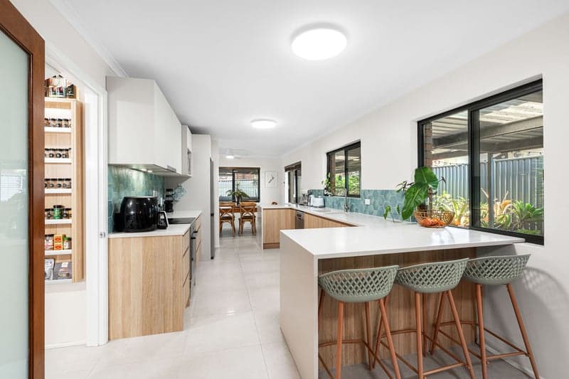 33 Gateway Street, Wynnum West - Thumbnail 3
