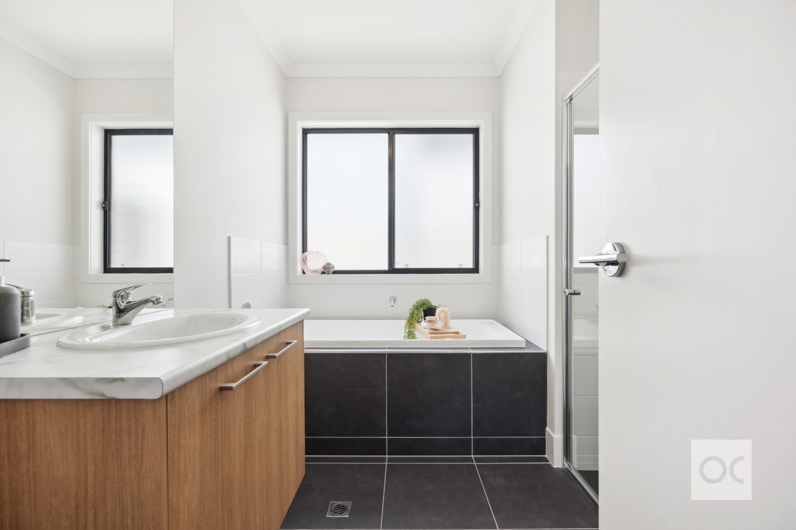 4 Colins Way, Hackham - Thumbnail 8