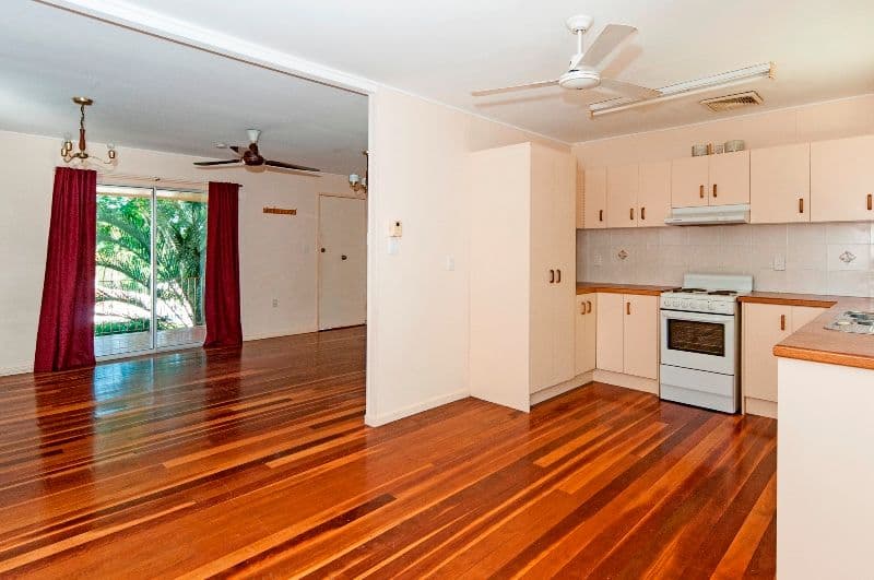2 Knight Avenue, SILKSTONE QLD 4304, Silkstone - Thumbnail 3