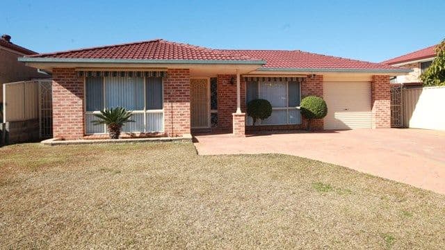 4 Tingha Close, Hinchinbrook - Image 1
