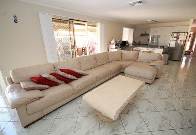 4 Tingha Close, Hinchinbrook - Thumbnail 2