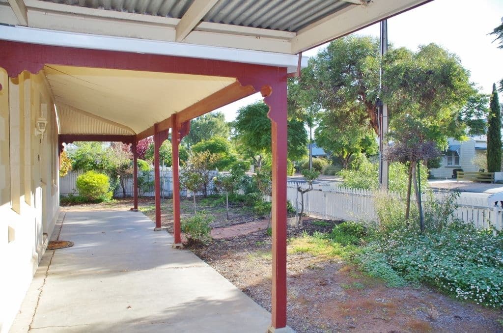 33 Tenth Street, Renmark SA 5341, Renmark - Thumbnail 2