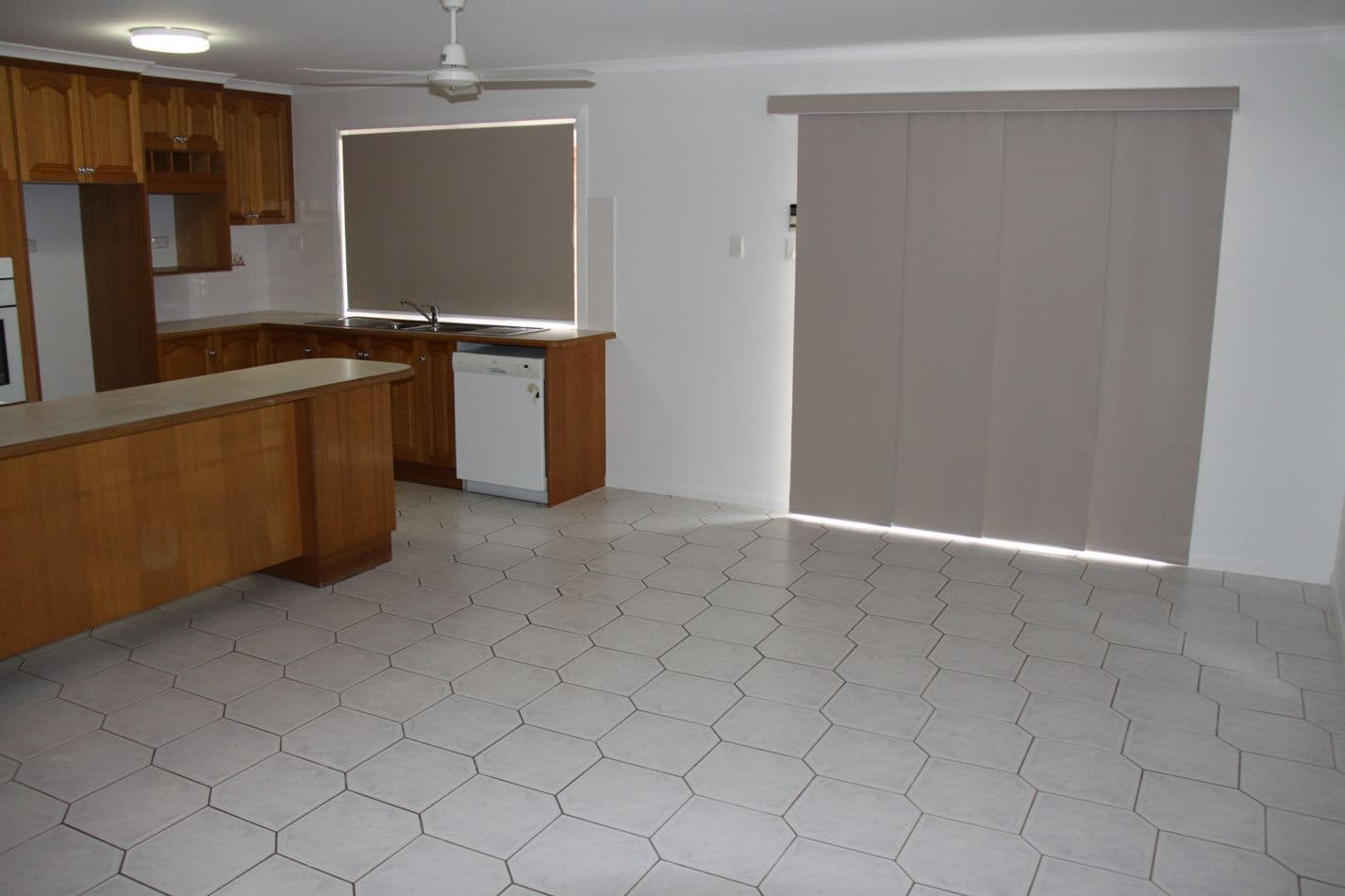 32 Creek Road, TANNUM SANDS QLD 4680, Tannum Sands - Thumbnail 8