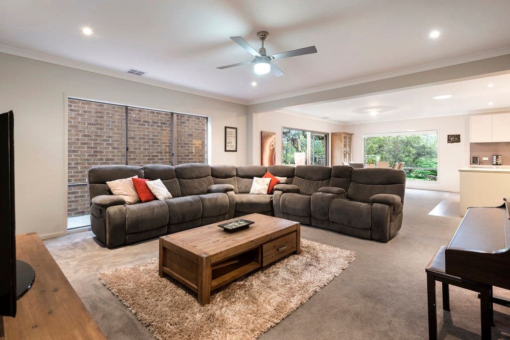 15 Banks Road, Eltham North VIC 3095, Eltham North - Thumbnail 2