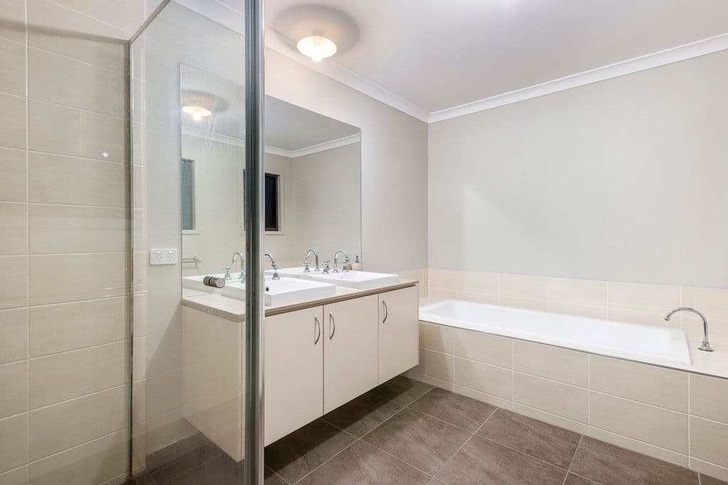 15 Banks Road, Eltham North VIC 3095, Eltham North - Thumbnail 7