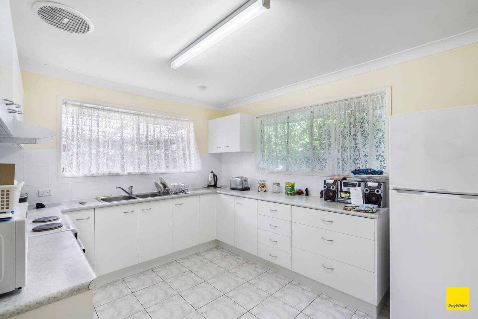 37 Bayford Street, Birkdale QLD 4159, Birkdale - Thumbnail 3