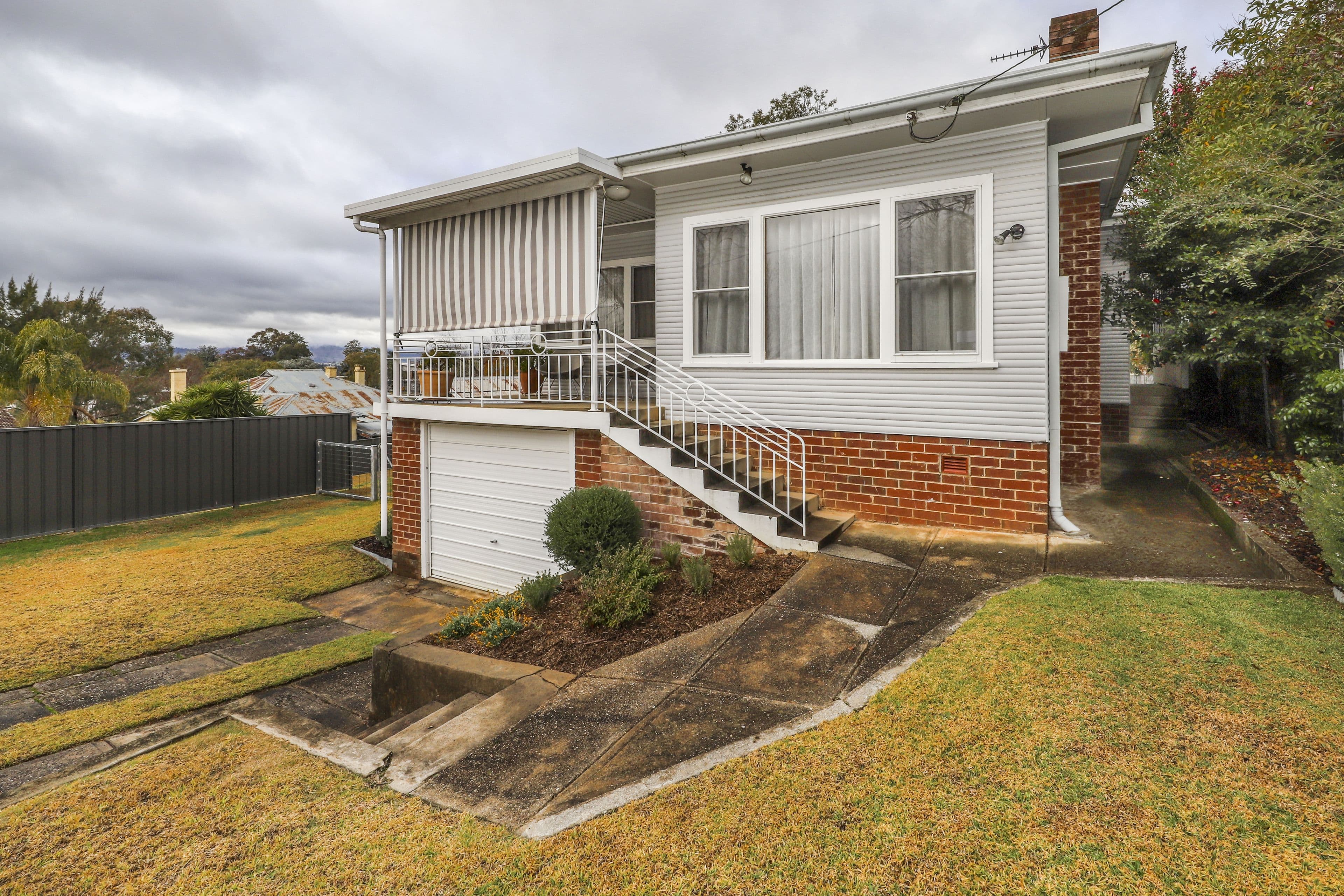 92 Richmond Street, Tumut NSW 2720, Tumut - Thumbnail 2
