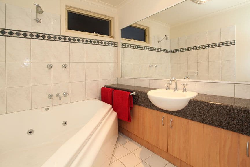 328 Blackburn Road, GLEN WAVERLEY VIC 3150, Glen Waverley - Thumbnail 6