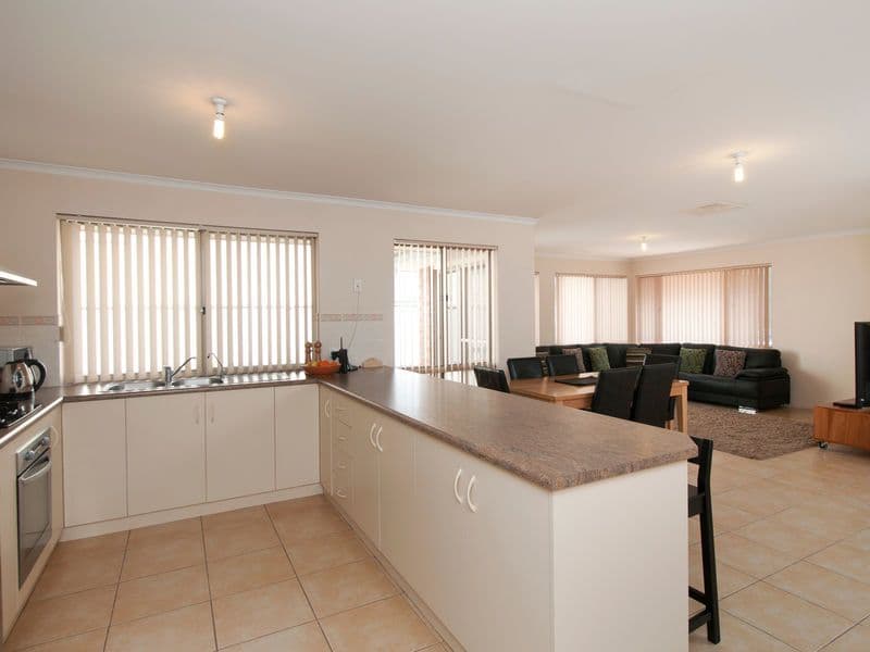 22 Holdfast Drive, SHEIDOW PARK SA 5158, Sheidow Park - Thumbnail 3