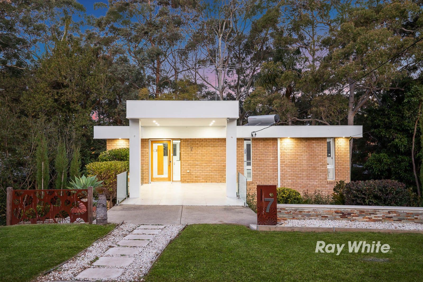 7 Stephen Close, Castle Hill - Image 1