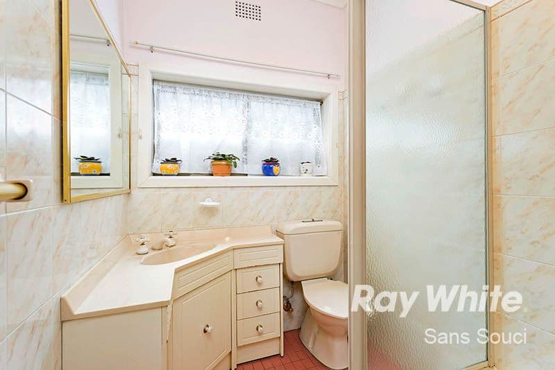 37 Robert Street, Sans Souci - Thumbnail 3