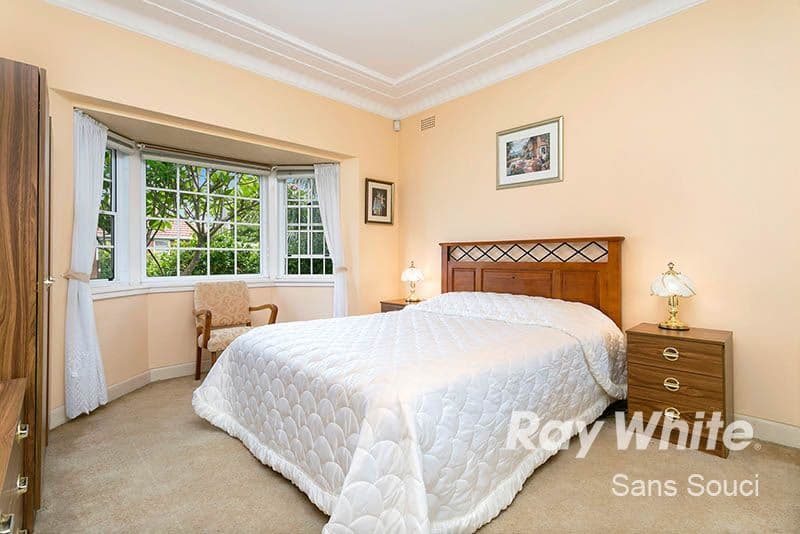 37 Robert Street, Sans Souci - Thumbnail 4