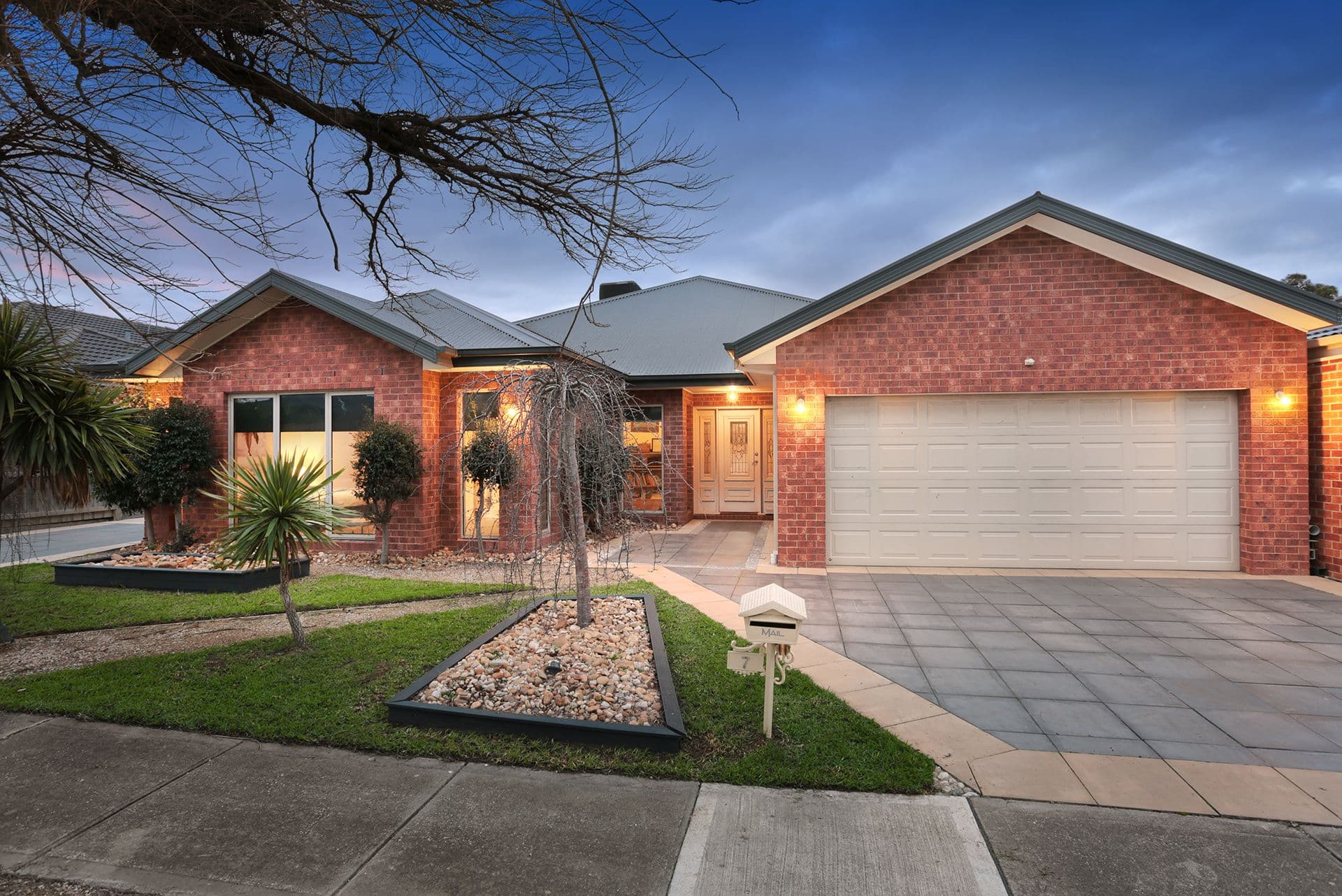 7 Violet Way, Point Cook VIC 3030, Point Cook - Thumbnail 2