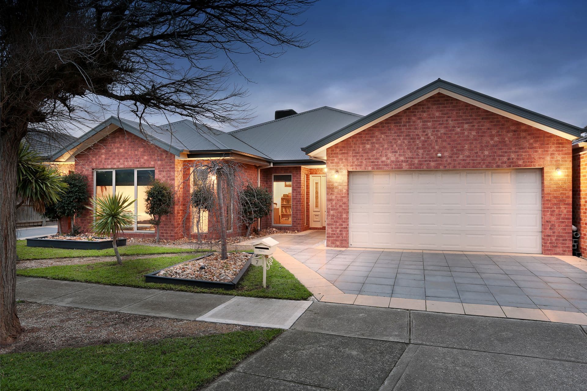 7 Violet Way, Point Cook VIC 3030, Point Cook - Thumbnail 3