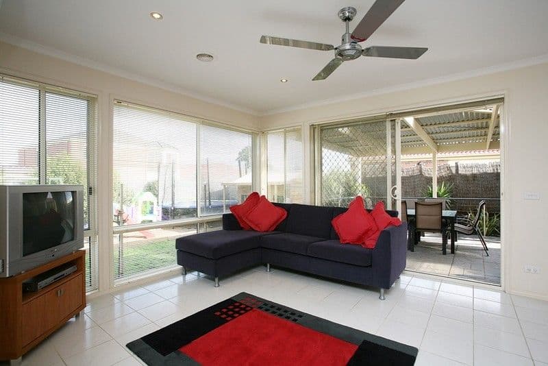 115 Hutchinson Drive, LYNBROOK VIC 3975, Lynbrook - Thumbnail 2