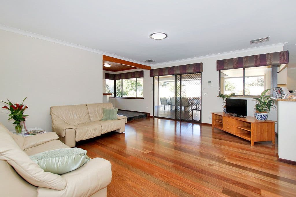 9 Earnshaw Loop, Leeming WA 6149, Leeming - Thumbnail 2