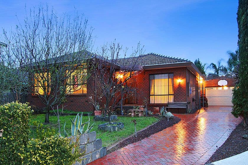 2 Yvonne Close, MILL PARK VIC 3082, Mill Park - Image 1
