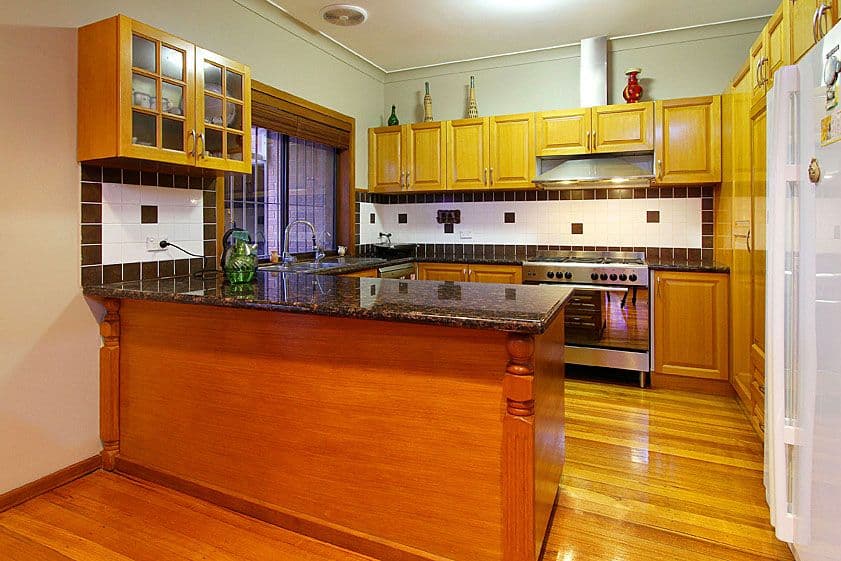 2 Yvonne Close, MILL PARK VIC 3082, Mill Park - Thumbnail 2