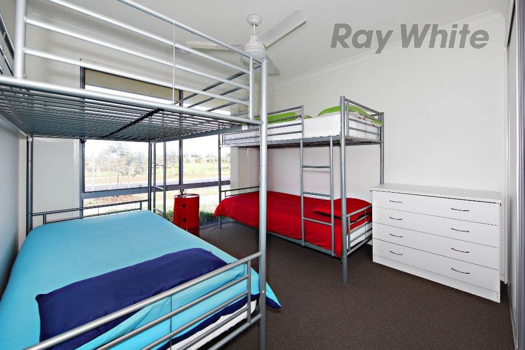 21 Westonbury Drive, Point Cook VIC 3030, Point Cook - Thumbnail 2