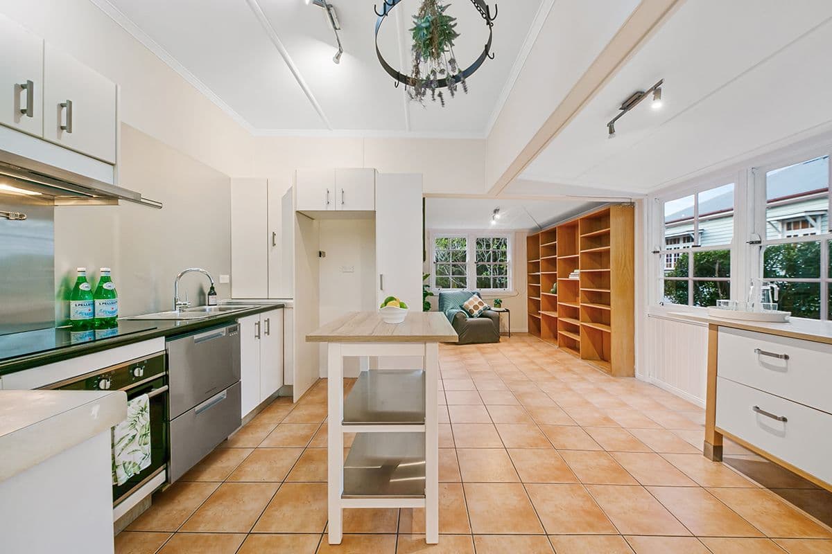 95 Englefield Road, Oxley QLD 4075, Oxley - Thumbnail 3
