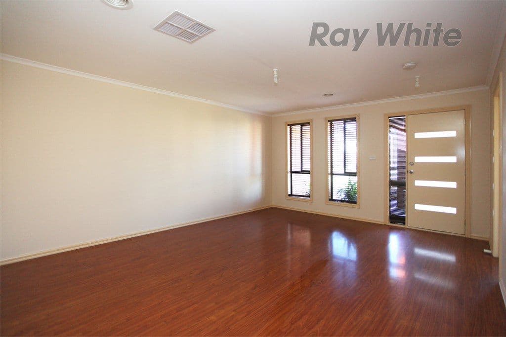 5 East Cornhill Drive, POINT COOK VIC 3030, Point Cook - Thumbnail 4