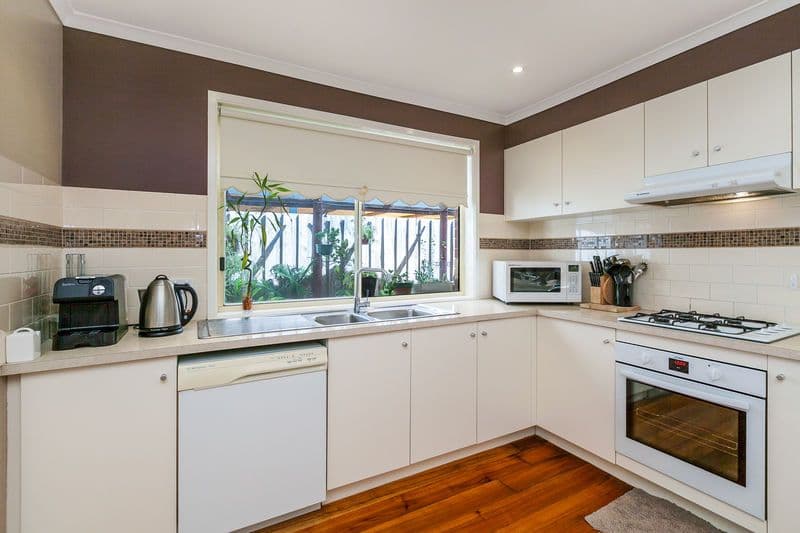 12 Bonney Place, ROXBURGH PARK VIC 3064, Roxburgh Park - Thumbnail 2
