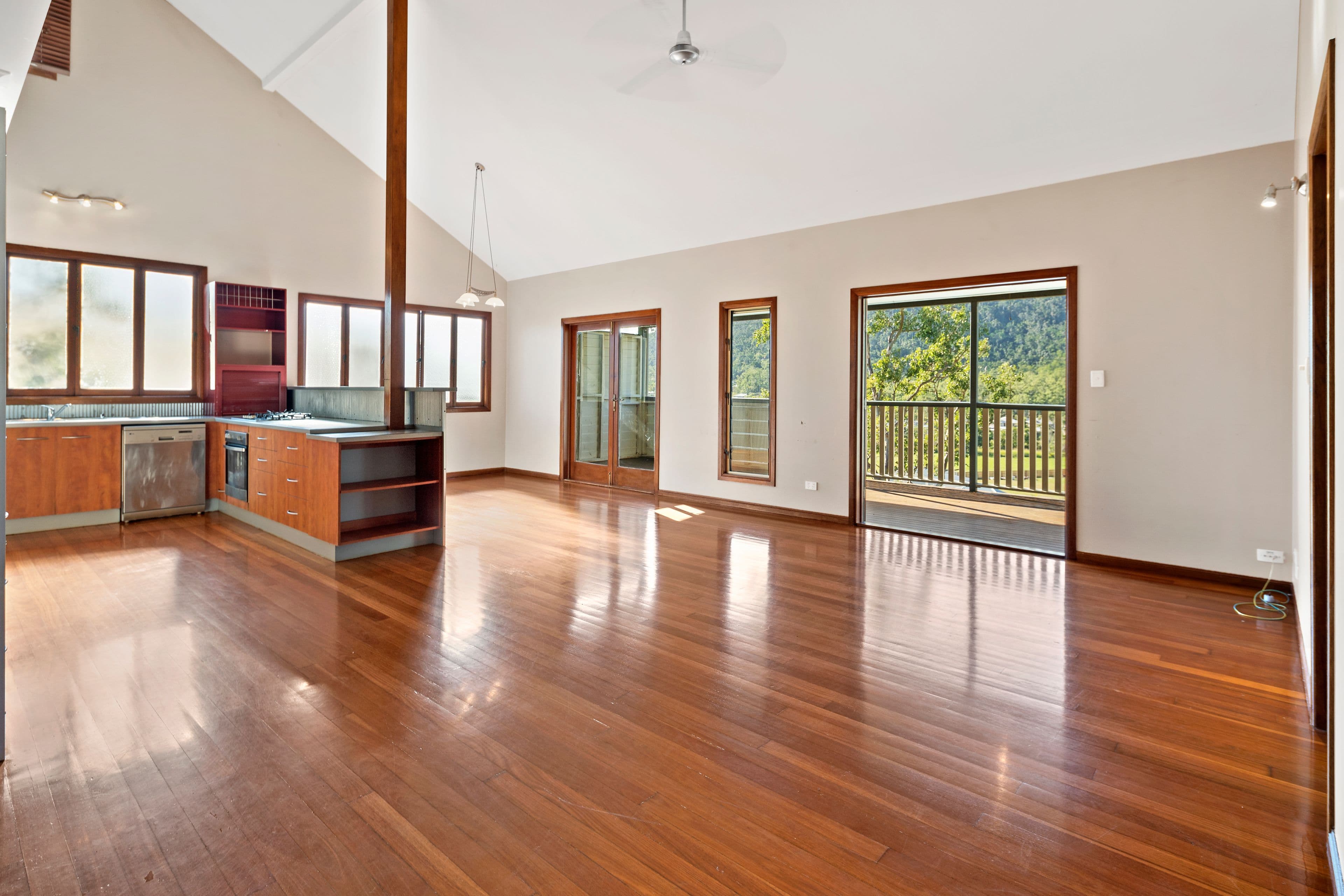 23 Daydream Court, Cannonvale QLD 4802, Cannonvale - Thumbnail 4