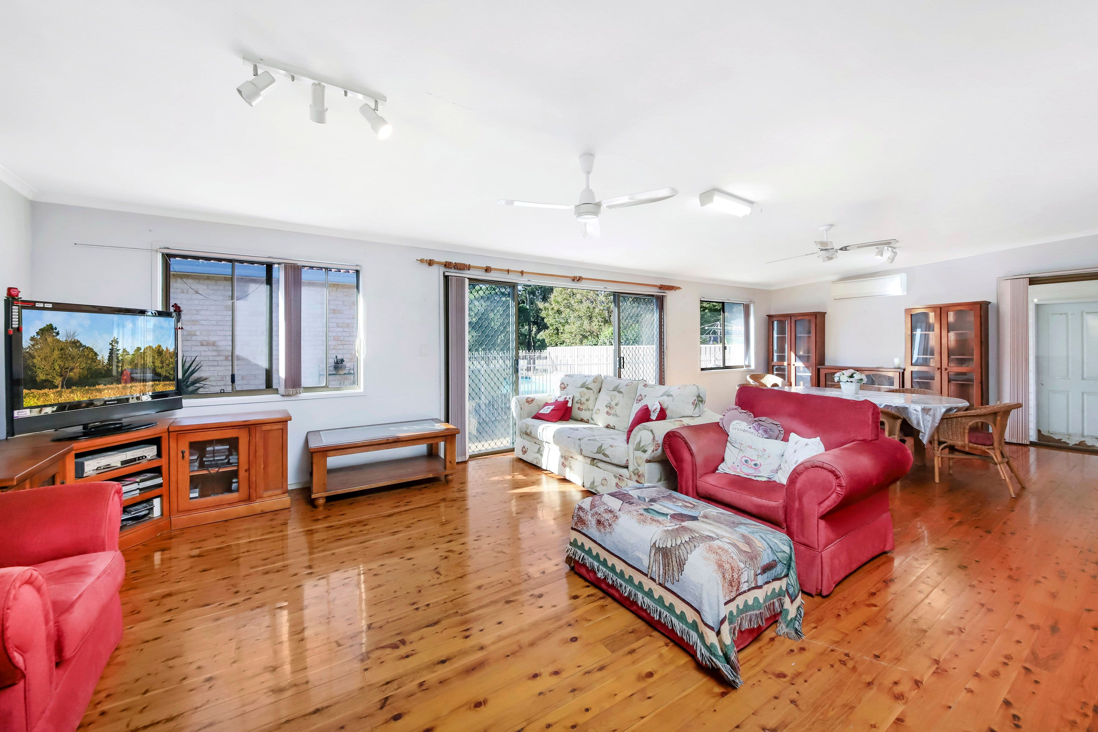 42 Whittle Avenue, Milperra NSW 2214, Milperra - Thumbnail 2