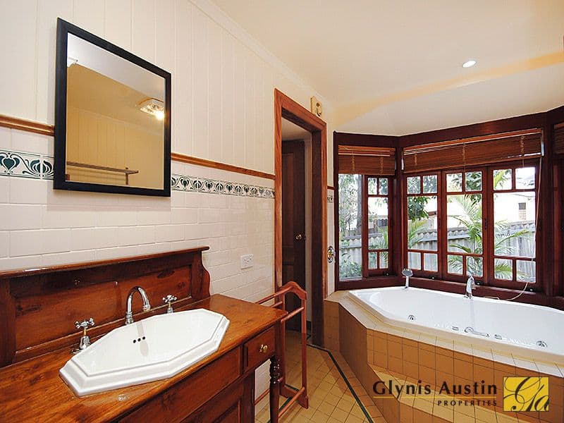 11 Abraham Street, RED HILL QLD 4059, Red Hill - Thumbnail 7