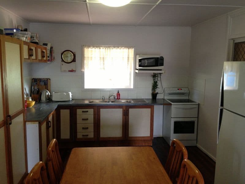 11 Peter Street, STRATHPINE QLD 4500, Strathpine - Thumbnail 6