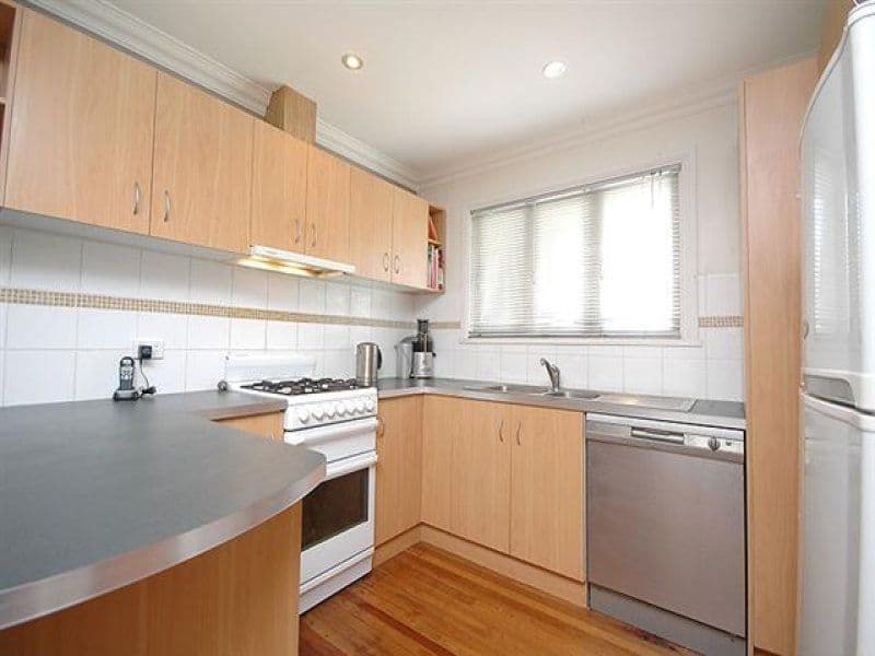 20 Iris Street, HOLLAND PARK WEST QLD 4121, Holland Park West - Thumbnail 2