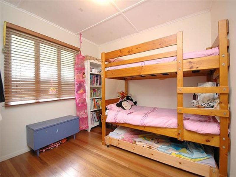 20 Iris Street, HOLLAND PARK WEST QLD 4121, Holland Park West - Thumbnail 6