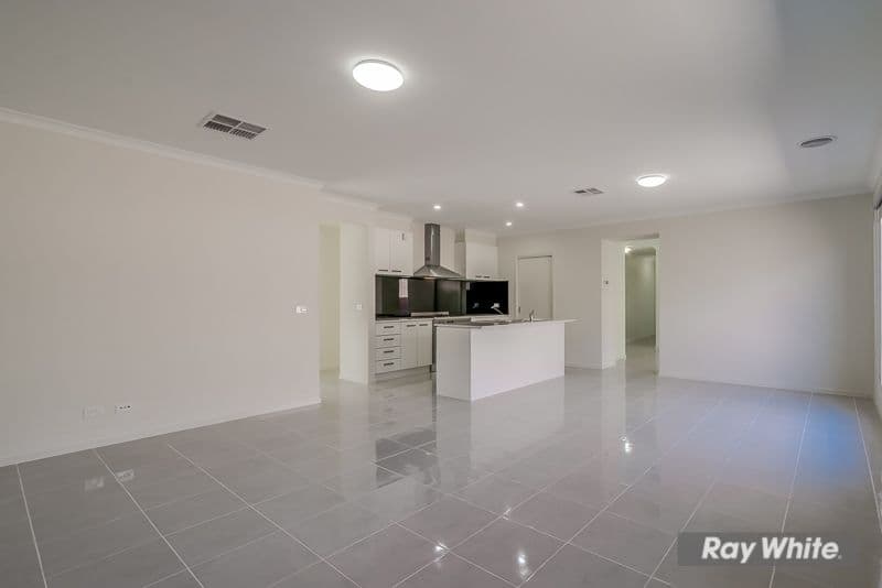 25 Wolomina Crescent, Werribee VIC 3030, Werribee - Thumbnail 4