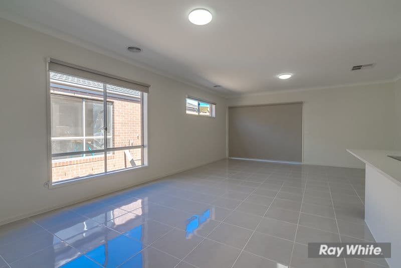 25 Wolomina Crescent, Werribee VIC 3030, Werribee - Thumbnail 5