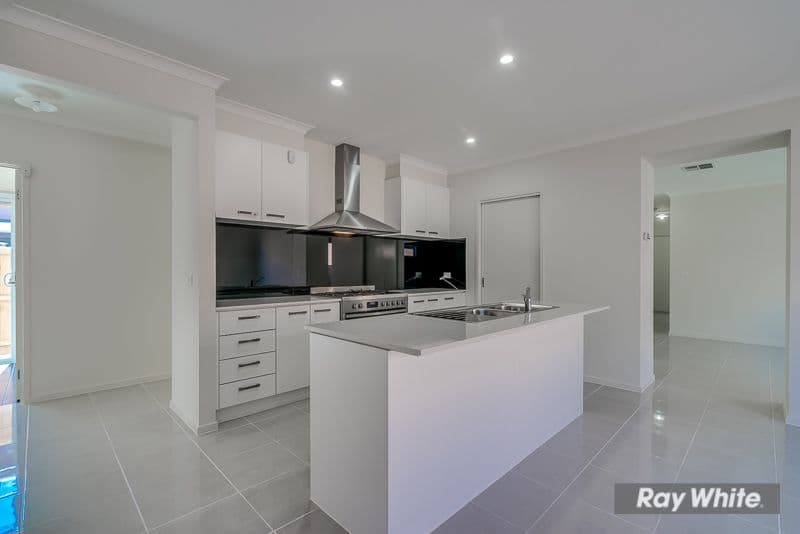 25 Wolomina Crescent, Werribee VIC 3030, Werribee - Thumbnail 6
