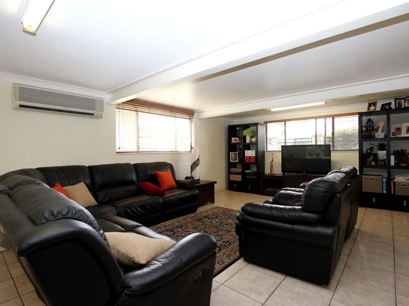 19 Petrina Street, EIGHT MILE PLAINS QLD 4113, Eight Mile Plains - Thumbnail 4